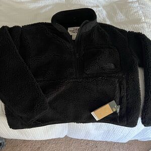 Unworn North Face jumper